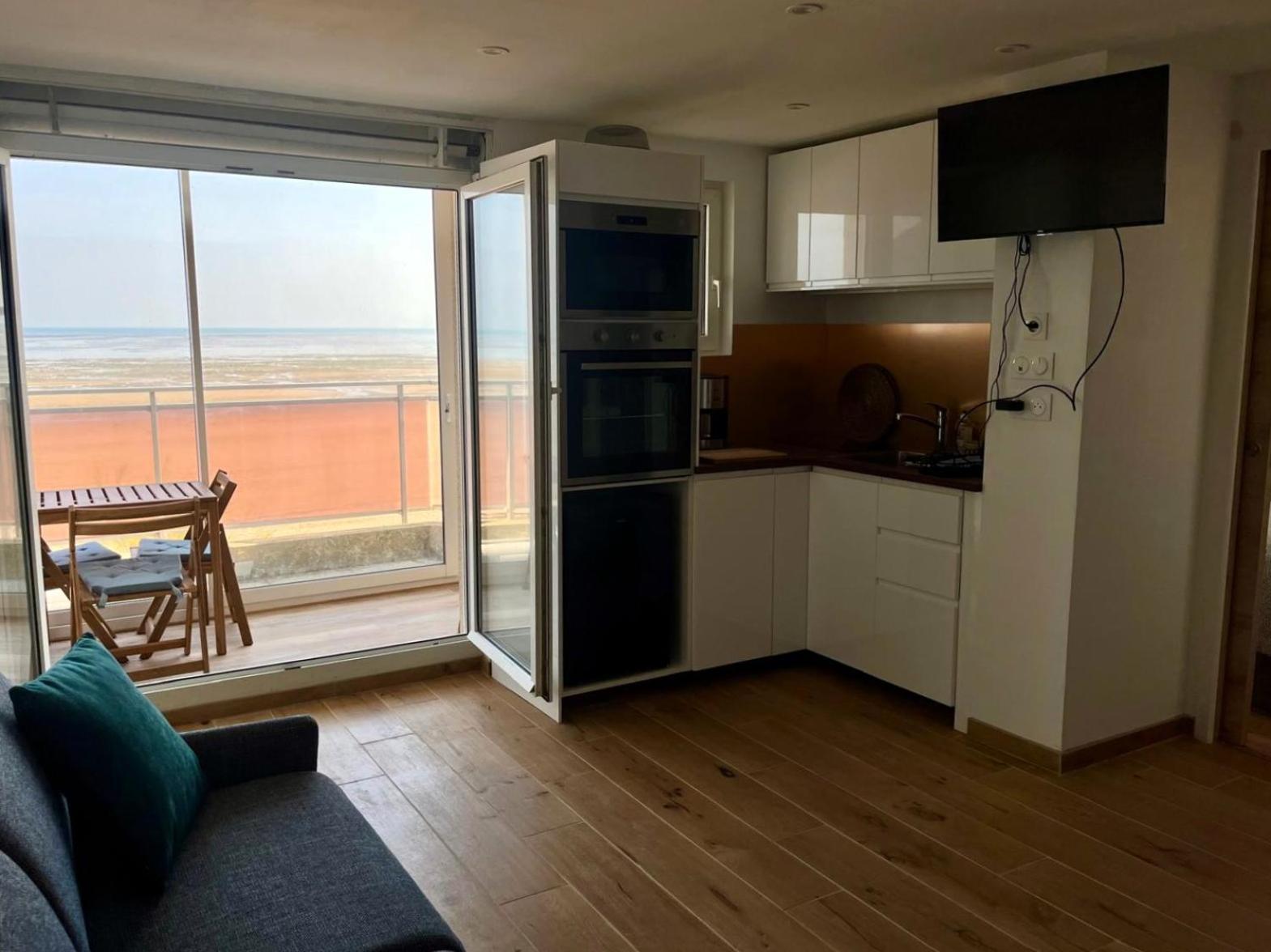 Mettons Les Voiles - Appt Vue Mer Avec Loggia Bernières-sur-Mer Eksteriør bilde